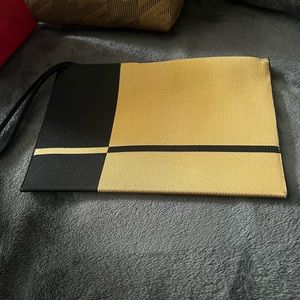 Rothy’s Essential Pouch - with magnets. EUC, camel and black. Retired style